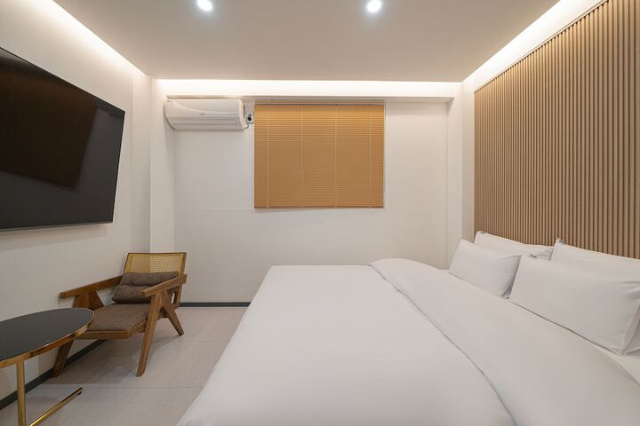 Room 21 of 116