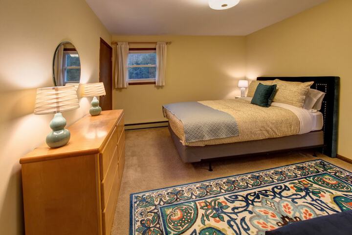 Room 4 of 35