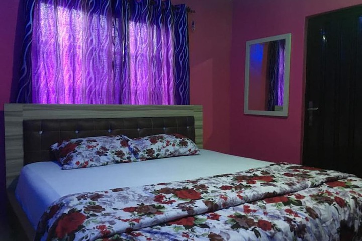 Room 8 of 19