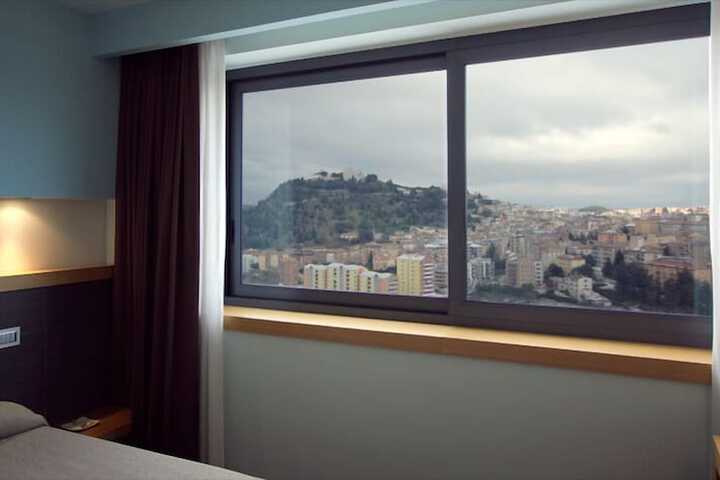 Room 15 of 53
