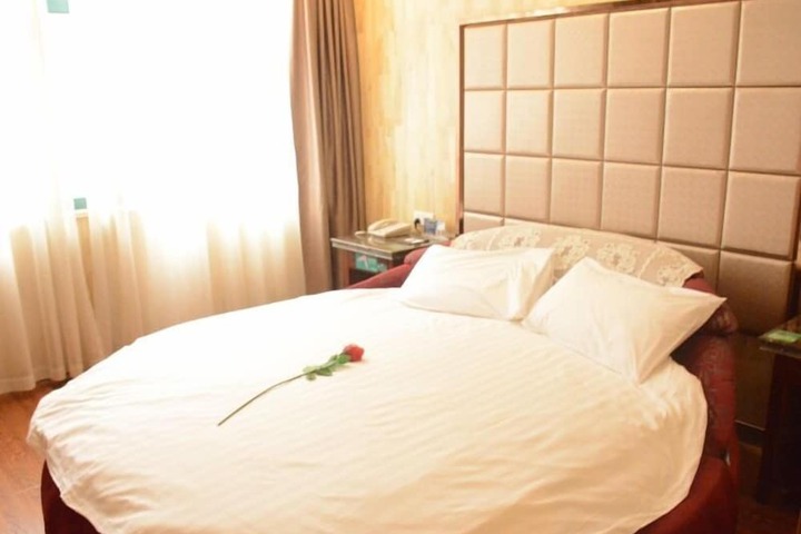 Room 9 of 63