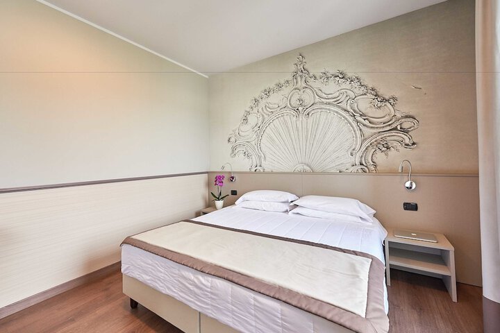 Room 5 of 57