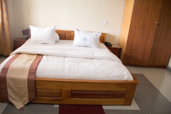 Room 5 of 34