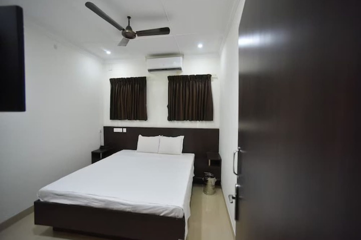Room 2 of 17