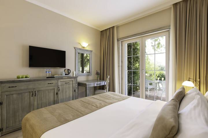 Room 10 of 62