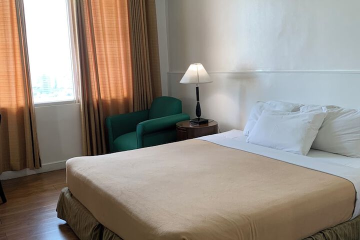 Room 21 of 50