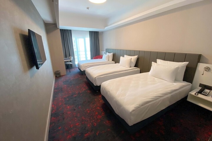 Room 16 of 36