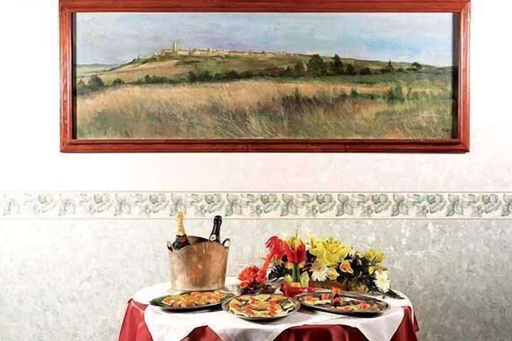 Dining 37 of 61
