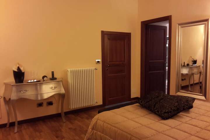 Room 13 of 95