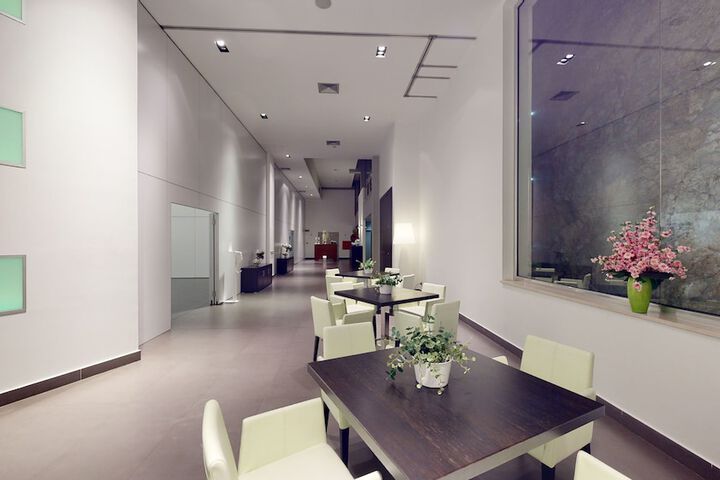 Ballroom/Hall 84 of 94