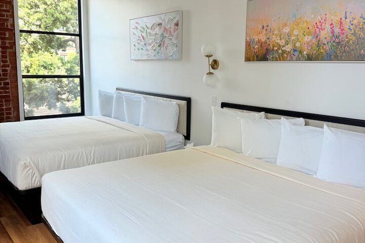 Room 7 of 48