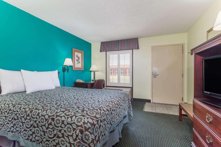 2 Double Beds (3 of 9)