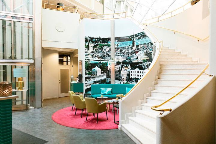 Entrance & Lobby