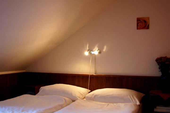 Room 13 of 64