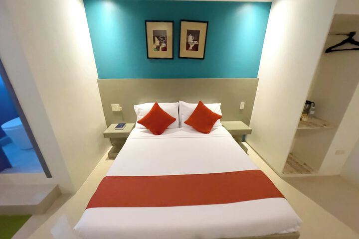 Room 10 of 62