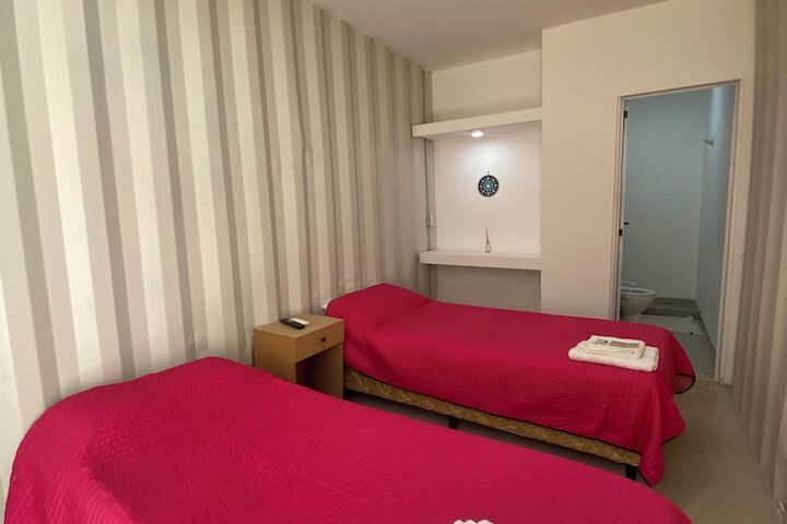 Room 4 of 13
