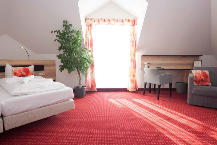 Room 3 of 35