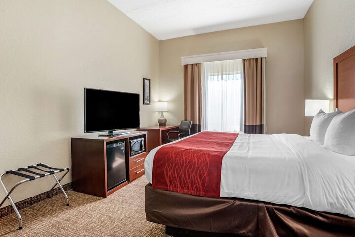 1 King Bed (13 of 18)
