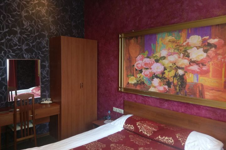 Room 23 of 57