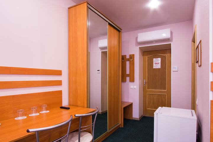 Room 14 of 164