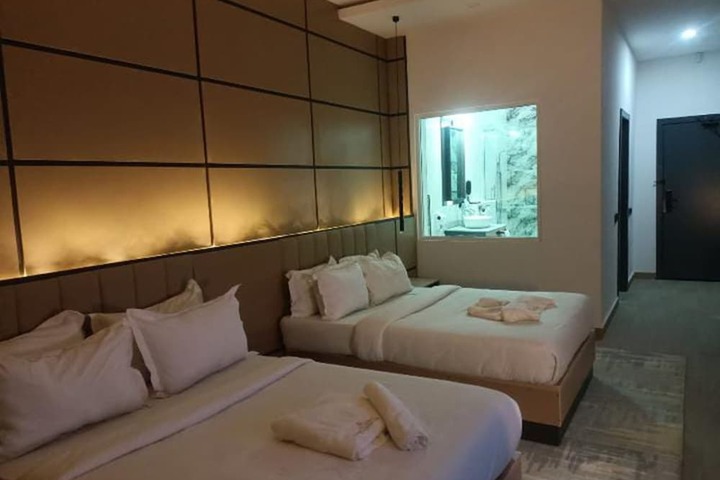 Room 21 of 52