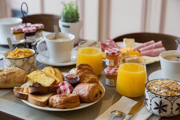 Breakfast/Coffee Service 28 of 44