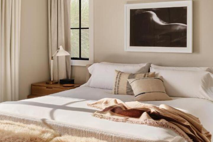 Standard King Bed Ocean View (15 of 63)