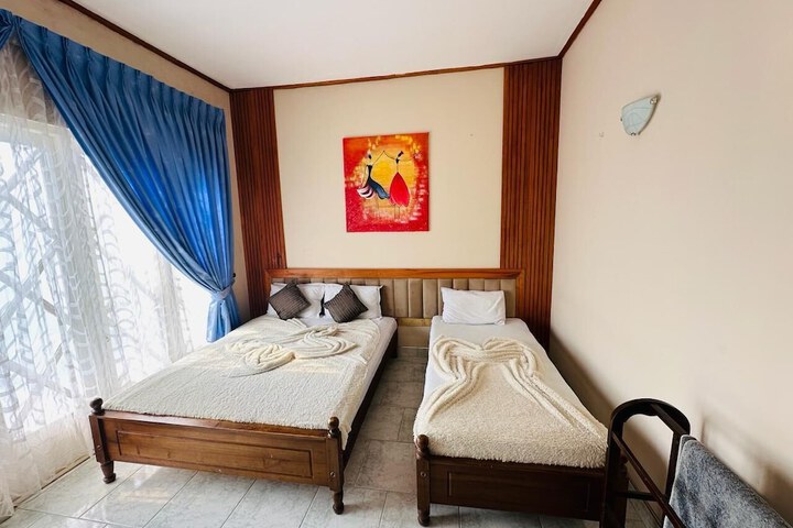 Room 7 of 28