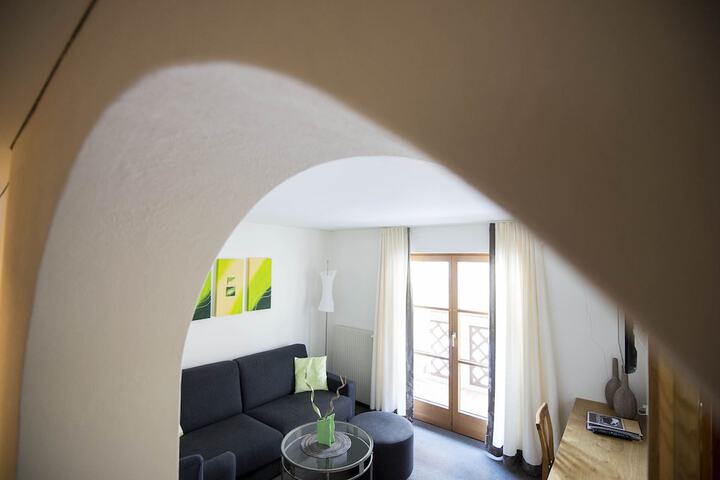 Room 32 of 59