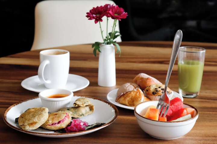 Breakfast/Coffee Service 30 of 44