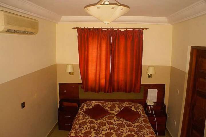 Room 28 of 50