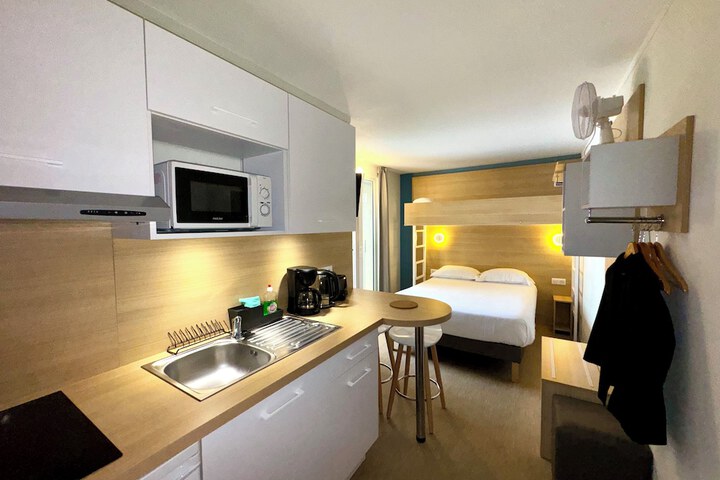 Room 7 of 42