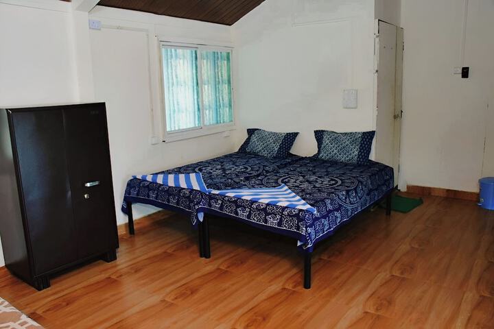 Room 11 of 43