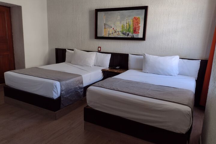 Room 12 of 76