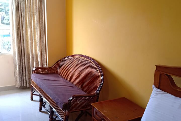 Room 17 of 33