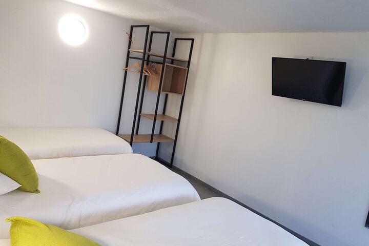 Room 16 of 53