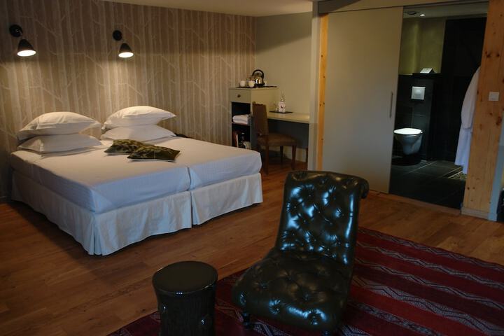 Room 8 of 51