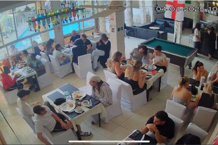 Dining 24 of 33