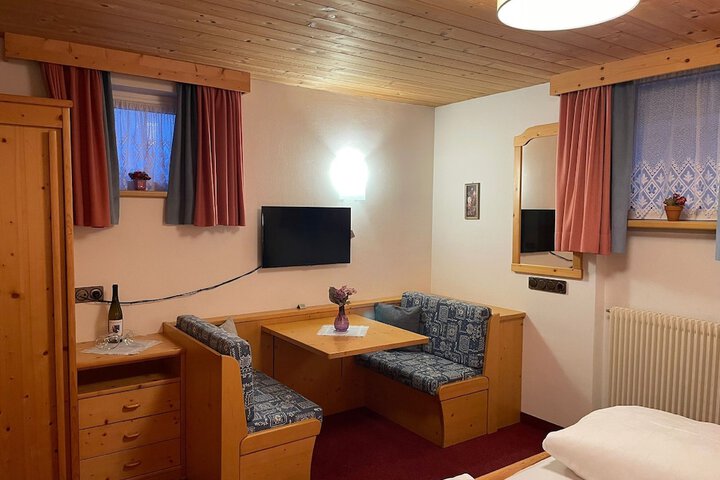 Room 12 of 44
