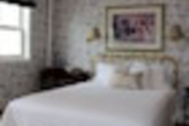 Room 44 of 174