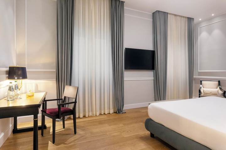 Room 35 of 146