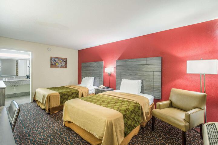 2 Double Beds (6 of 16)