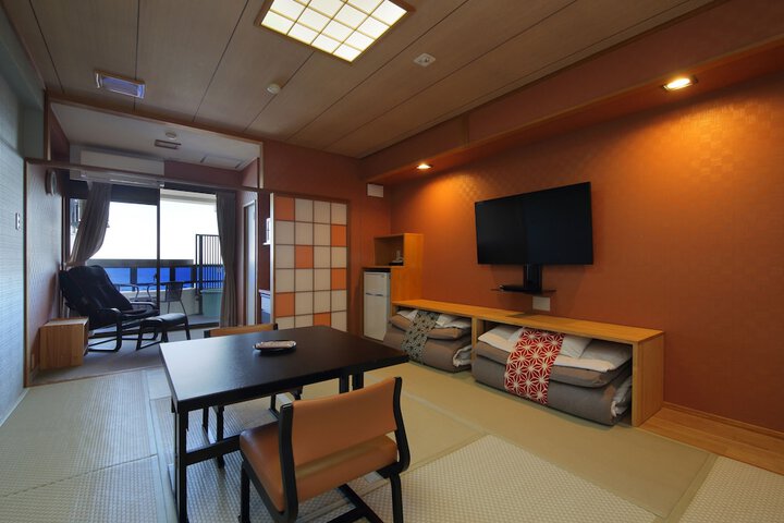 Room 27 of 68