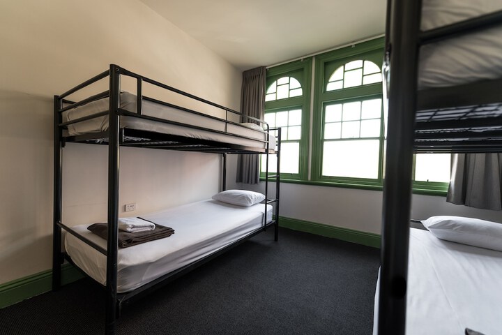 Room 10 of 44