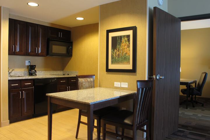 2 Queen Beds 1 Bedroom Suite (8 of 11)