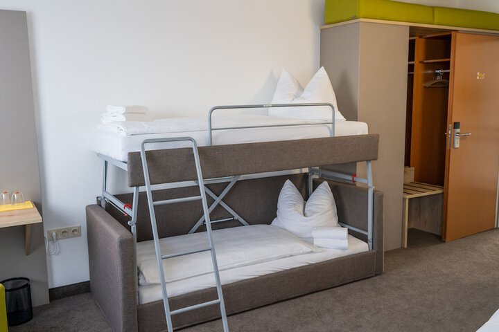 Room 4 of 47