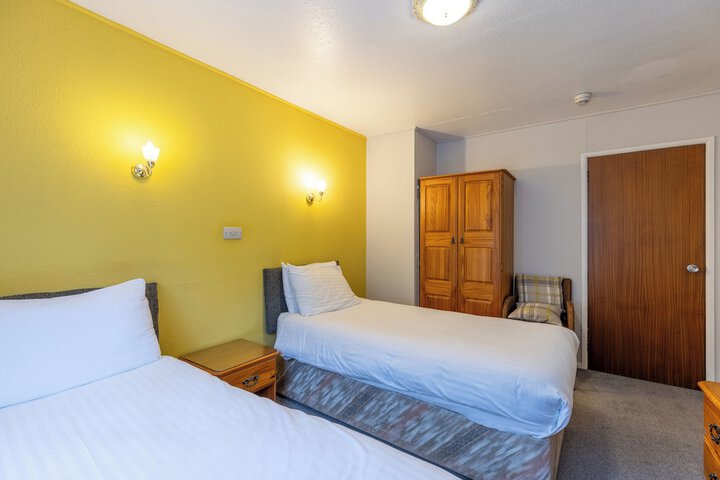 Room 13 of 51