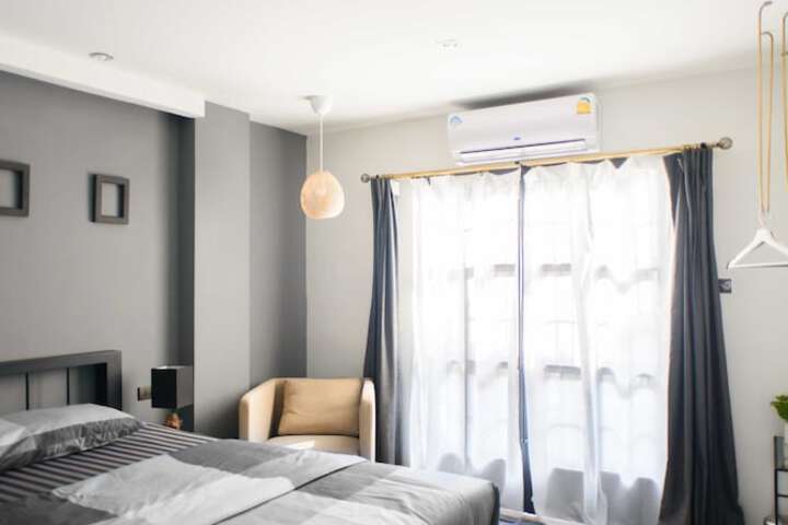 Room 52 of 102