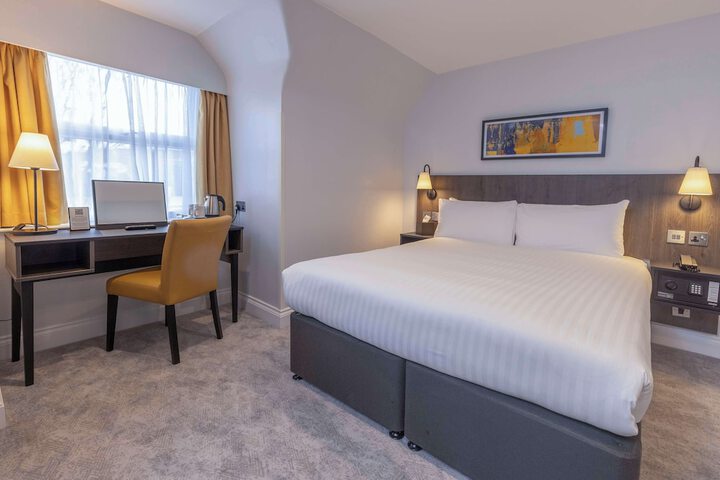 Room 14 of 48