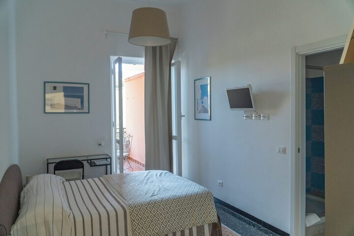 Room 7 of 42